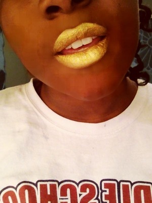 Golden lipstick 