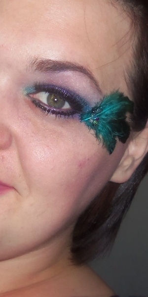 Practicing my peacock inspired makeup using some @sugarpillmakeup in poison plum and paperdoll