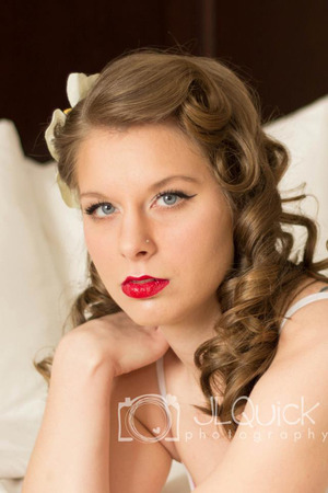pin up inspired look for a boudoir shoot