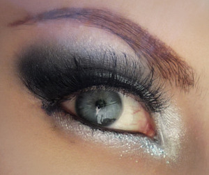 Taylor Swift Inspired Look with Velour Lashes