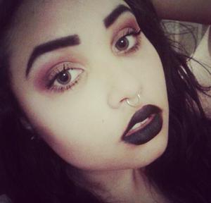 One of my fav' looks, with black lipstick, and kinda copper/pomegranate and light brown for the eyes, something weird on my cheeks x) and my everyday brows :)