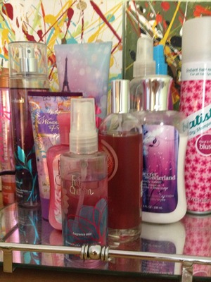 Hey Guys sorry I haven't been posting lately but here is my vanity 
•
Everything is from bath and body works except dry shampoo (urbin outfitters)  and strawberry body mist ( the body shop)