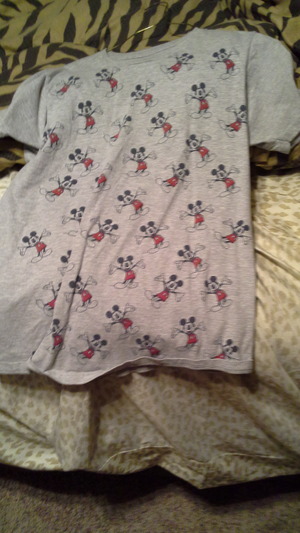 whats cute to wear with this its just a plain micke mouse tee shirt