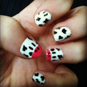Migi Nail Art pen: white, pink and black. I thought they were cute!