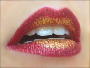 I created these glittery christmas themed lips by using Milani's Lip flash stubby pencil lip gloss and patting the Eye Kandy Sprinkles directly onto it for a fun flashy mistletoe kiss!

http://michtymaxx.blogspot.com.au/2012/12/christmas-lips.html