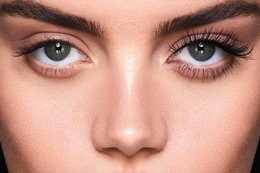 Maximize Your Lashes in 3 Minutes With Caution Extreme Mascara
