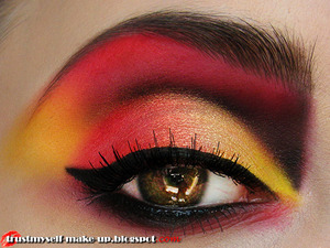 More pictures and list of products here: http://trustmyself-make-up.blogspot.com/2012/06/inspired-by-places-kenijskie-opowiesci.html