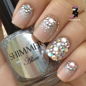 Perfect for a wedding or prom nails. Check out my video tutorial www.TheCraftyNinja.com! 