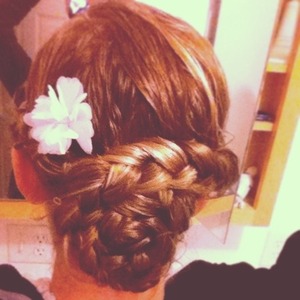 A very easy updo(: