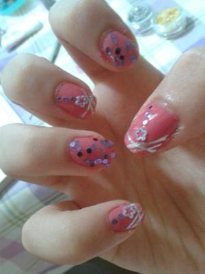 New nailart of the week ^^ 
Picture a bit blurry sorry ^^""" i need to find a better way to take pictures