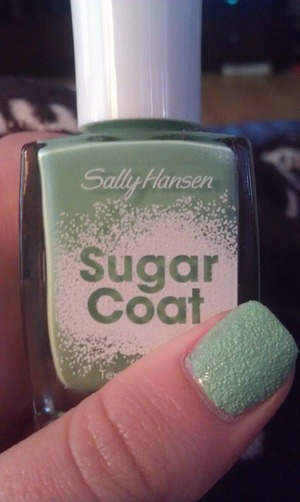 Found this polish while at Target and decided to give it a try! Easy to use and dries relatively quickly!