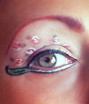 floral eye make-up