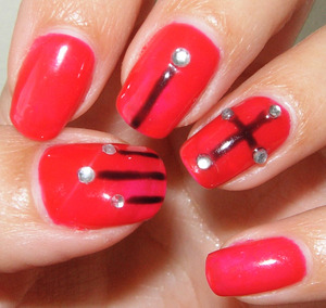 Simple Shellac nail design. 
http://polishorbeauty.blogspot.com/