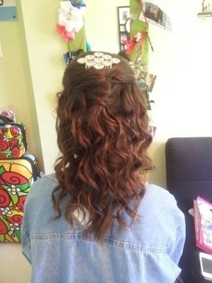 crown teased half up half down hair curled with a wand