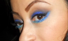 BRIGHT BLUE EYESHADOW LOOK