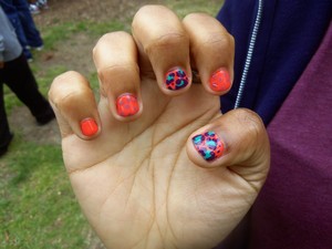 my cousins nails are so short, took a bit but did what she wanted :D