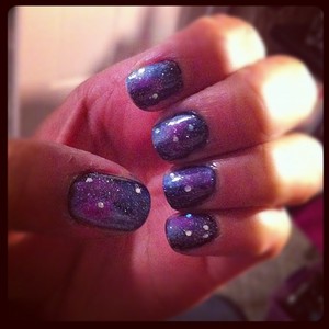 Paint the galaxy on your nails! 