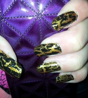 Gold with black crackle 