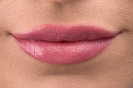 Mad About Mauve: The Mauve Lipstick Review