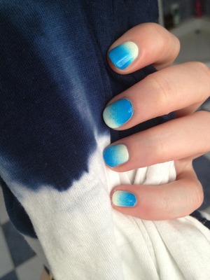 Blue ombré nails to match my new tie-dye tank ☯