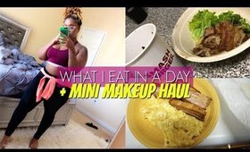 WHAT I EAT IN A DAY ON KETO + MINI MAKEUP HAUL