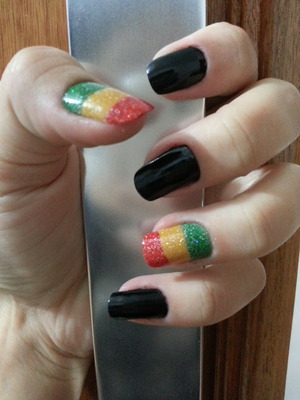 Reggae nails :)