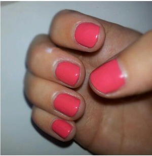 love the colour! neat and strong polish