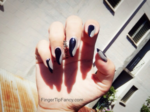 DETAILS HERE - http://fingertipfancy.com/implied-ying-yang-nails
