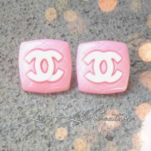 Pink luxy coco studs - $3.50
FREE shipping on orders $20 or more using discount code "GLAM10" 
Follow us on Instagram @luxylifecouture