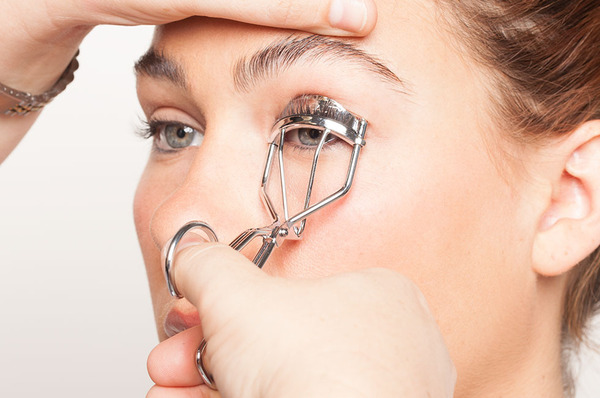 best way to curl eyelashes with curler