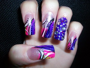 Abstract design, with diamond accent nail!