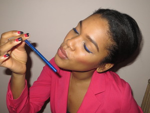 Read the whole review on: http://www.iammode.nl/en/electric-blue-liner-by-bourjois/ and let me know what you think! xoxo