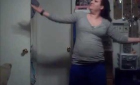 Ghetto Lingo Girl Busting a Move (reposted) FUUNNNYY!