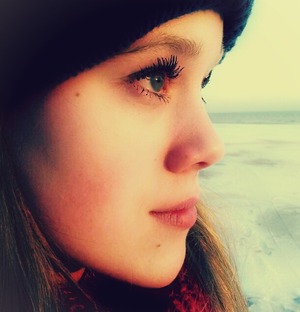A lot of mascara and snow on the beach :)