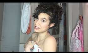 Lazy curly hair hack: condition curls between wash days 💜