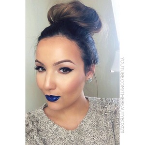 Blue lips because why not?