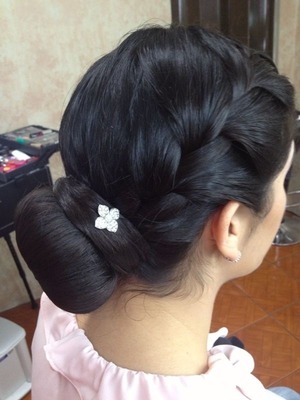Love this updo 