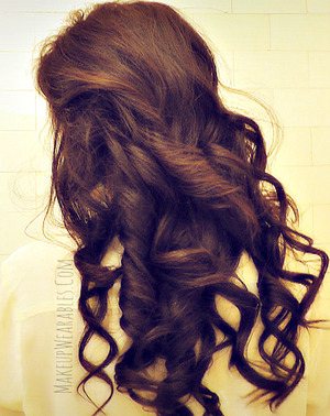 YouTube tutorial for these curls can be found here. 

http://www.youtube.com/watch?v=sFKQ2KMjh40
