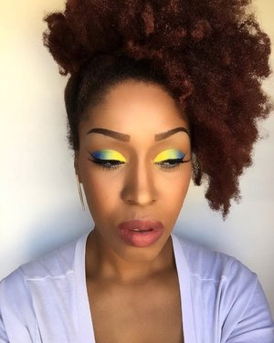 Cool Runnings💚💛💙 This hot look is perfect for this cold weekend. As per usual I began with @simpleskincare protecting lightweight moisturizer, @elfcosmetics Poreless Face Primer. So I always start off filling in my brows to frame my face using @essence_cosmetics brown brow pencil and @maccosmetics eye pencil in Coffee. @nyxcosmetics eyeshadow primer in vivid white @bhcosmetics 2nd 120 eyeshadow palette , gel eyeliner in Onyx. Used @morphebrushes 94C concealer, @morphebrushes 20CON Palette as my contour and highlight. Used @elfcosmetics lipstick in Voodoo. @maccosmetics blush in Raizin. Illegal Length Mascara, and used @morphebrushes  and @realtechniques brushes on this entire look. HAIR: I used @yanicareproducts Everyday hair serum(😍The smell of this spray) to hydrate and fluff out my fro, then used a headband to put  my hair in a high puff and a side bang. Enjoy and recreate this look, tag me when you do @harjessi 💋 #maybelline #eyebrows #undiscovered_muas #maccosmetics #bhcosmetics #nyxcosmetics #nyccosmetics #wingedeyeliner #naturallyshesdope #teamnatural_  #makeup #houstonmua #4chairchicks #benaturallychic #realtechniques #afro #myhaircrush #kinky_chicks1 #green #womenofcolor #returnofthecurls2 #morphebrushes #highpuff #elfcosmetics #nhdaily #harjessi #yanicareproducts #yellow #blue