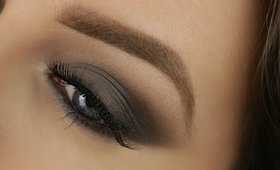 Urban Decay Naked Smoky | Grey Smoky Eye