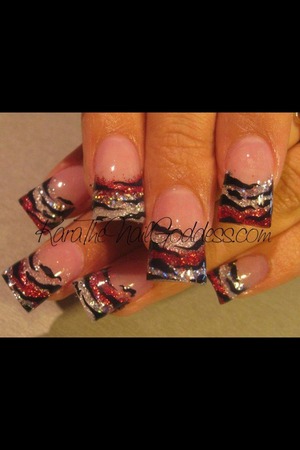My cousin has so many amazing nails she has gotten and done :) 