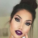 who is she ? love her makeup ??