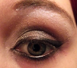 playing with my new glinda pallette from the wonderful company Urban Decay