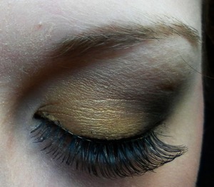 A golden bronze and brown look.