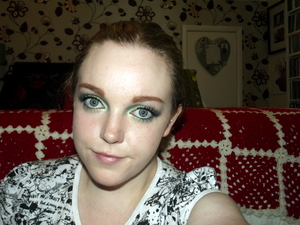 Green Lantern inspired look. Tutorial here: http://www.youtube.com/watch?v=xahepduJYCc