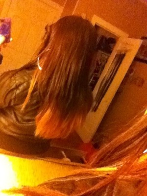 I dyed it blond and the layers are juz brown