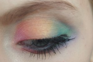 Here is my new updated rainbow eye makeup for right now that I wore to my friends rainbow birthday party!