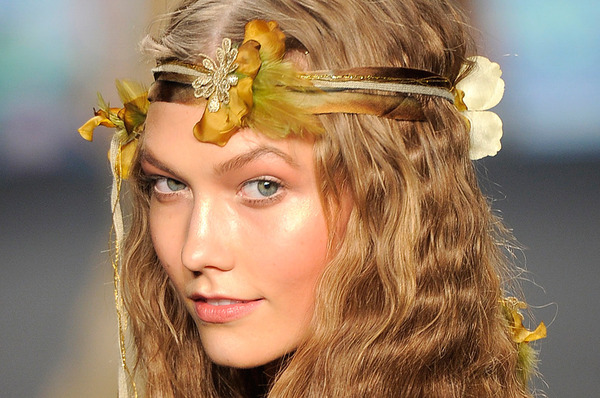 Steal Karlie Kloss's Look From Anna Sui's Spring 2014 Catwalk | Beautylish