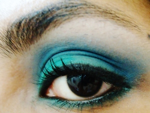 This is a simple blue & green look with a slight shimmer and a neutral lip. It's perfect for going out and about.. Enjoy

http://antique-purple.blogspot.com/2012/05/tutorial-wednesday-ocean-blues-greens.html