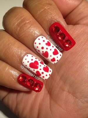 perfect vday nail design w a bling! 